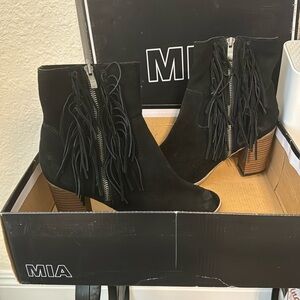 Mia Cody Women’s Black Suede Western Fringe Toeless Bootie US Size 9.5